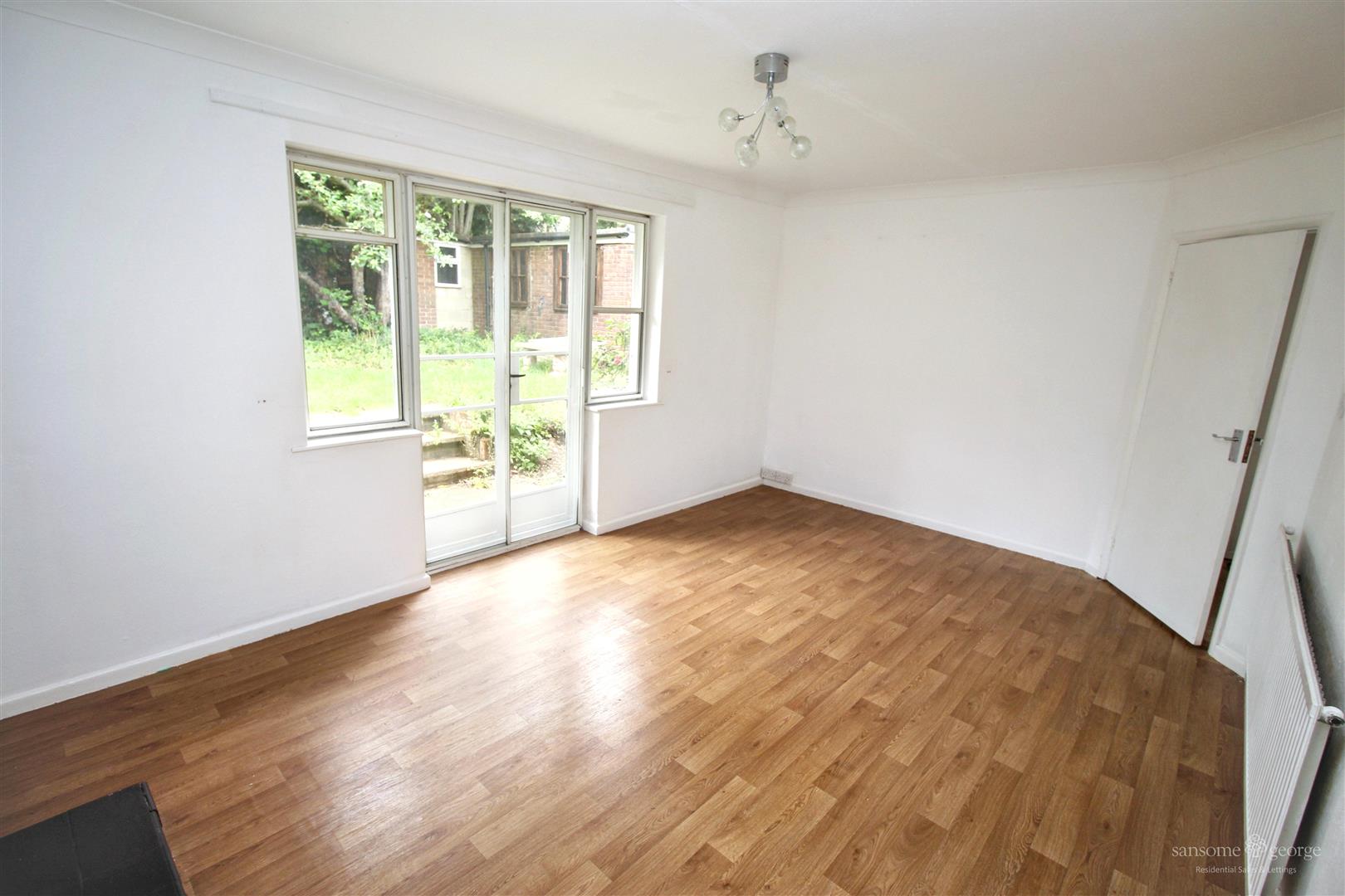 2 bed property in Skilton Road, Reading